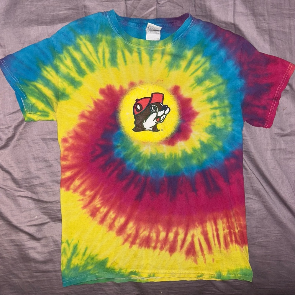 DONATING MAKE OFFERS Buc-ee’s Tie Dye T-Shirt
